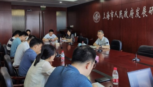 市政府发展研究中心召开年轻干部岗位交流座谈会
